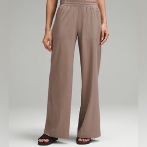 Lululemon Brown Elastic Waist Pants
